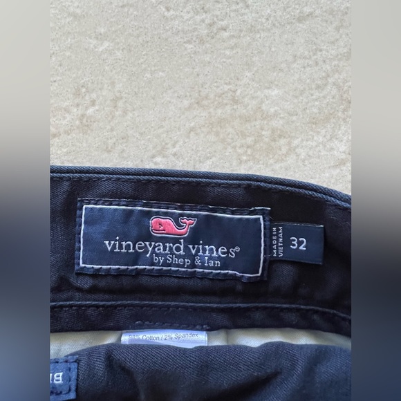 Vineyard Vines Men’s Navy Chino Shorts - Size 32- Like New - Picture 4 of 5